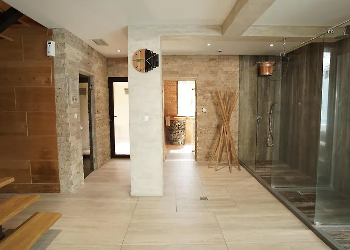 комплекс белите скали Θέρετρο *